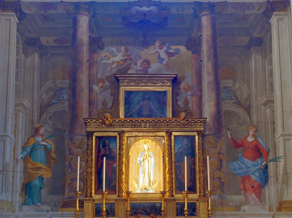 Legnano (Milano) - Parete di fondo della Cappella dell'Immacolata (o dell'Assunta) nella Basilica di San Magno